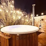 Cosy Avec Jardin Et A - Fr-1-489-520 *